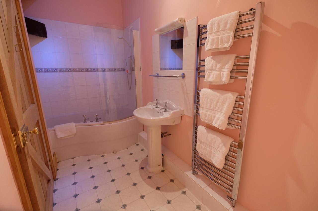 Brynderwen Bed and Breakfast Llangorse Buitenkant foto