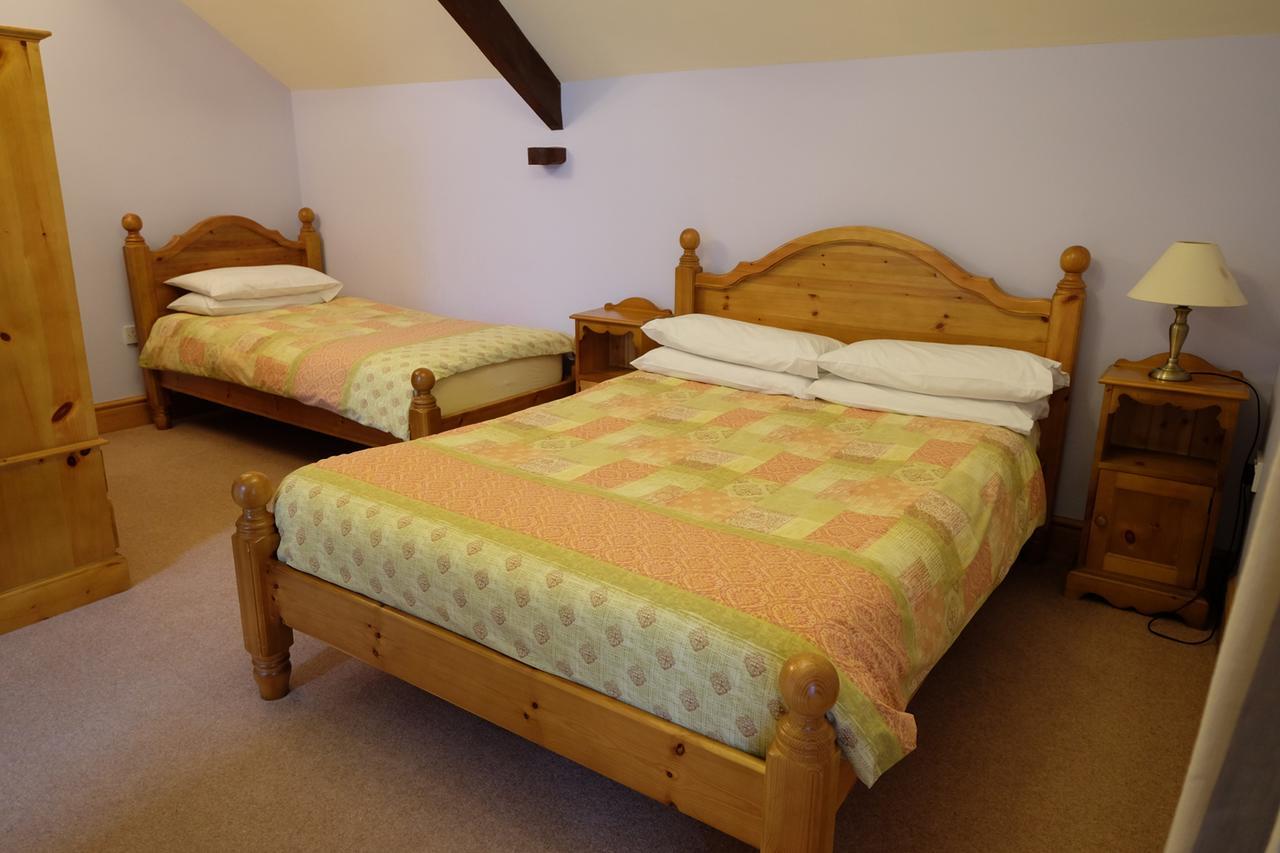Brynderwen Bed and Breakfast Llangorse Buitenkant foto