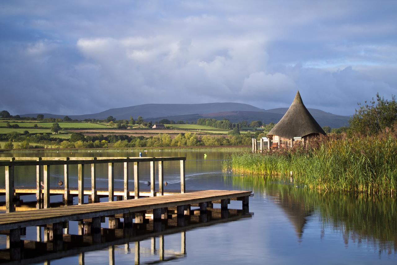 Brynderwen Bed and Breakfast Llangorse Buitenkant foto