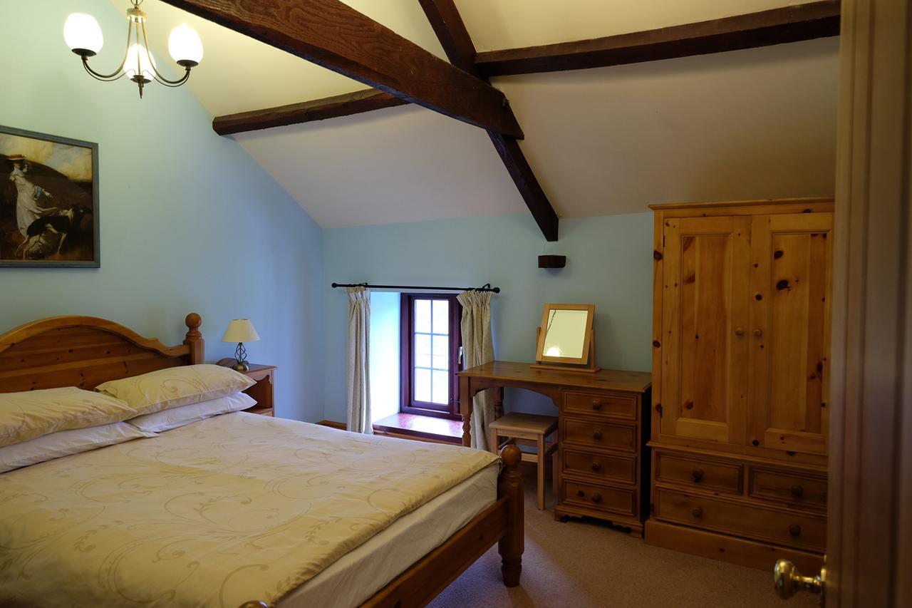 Brynderwen Bed and Breakfast Llangorse Buitenkant foto